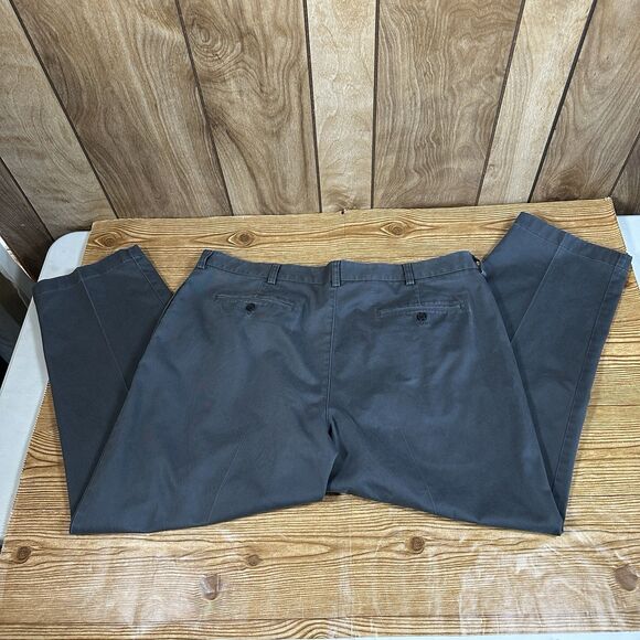 L.L. Bean Classic Fit Men's Pants Size 42 x 29 Gray 100% Cotton - Picture 1 of 16